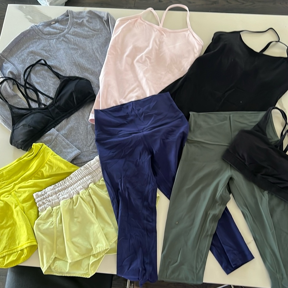 Lulu lemon workout clothes (price includes all items)